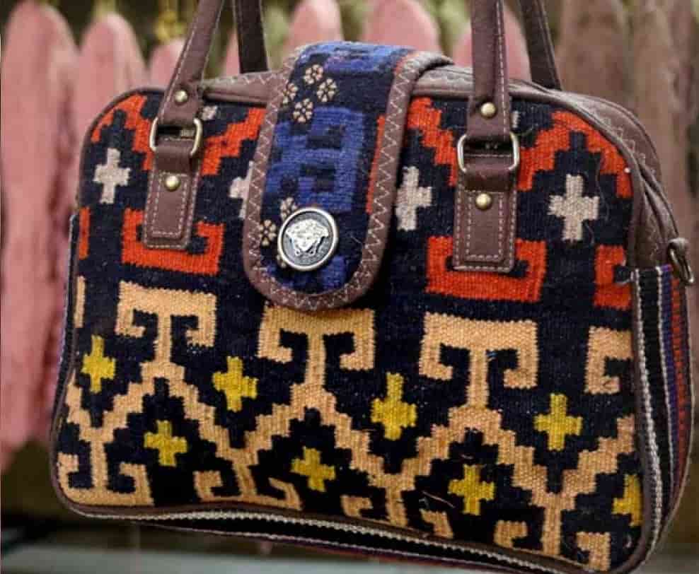 تصویر 1 از انواع کیف های گلیمی با تنوع ساختاری و جلوه های متفاوت بافت